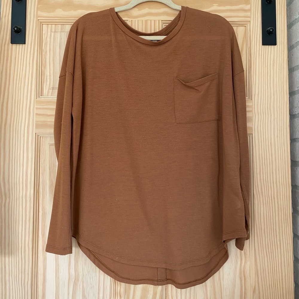 Long sleeve burnt orange pocket tee